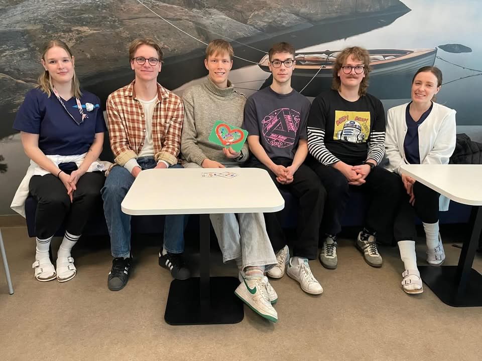 HunksBasketball's tweet image. Hunksit kävivät tällä viikolla @TyksAUCS Lastenpsykiatrian osastolla luovuttamassa Movember-keräyksessä kerätyt tuotot ja tutustumassa osaston uusiin tiloihin. Hieno perinne jatkuu! 

Hunks Basketball Club kiittää keräykseen osallistuneita! 💛💙

#aitoyhdessäaina #movember