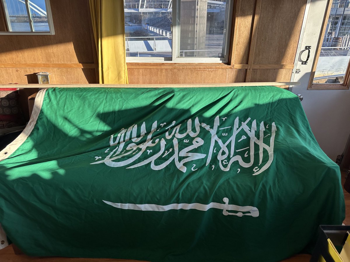 من الولايات المتحدة الأميركية 🇺🇸 
المحلل السياسي الفلسطيني يجمّل قاربه بعلم المملكة العربية السعودية مشاركًا إيانا مشاعره الطيبة بيوم التأسيس السعودي 🇸🇦🤍🇵🇸 
<a href="/OweisRajeh/">محمدOweisمحمد</a>