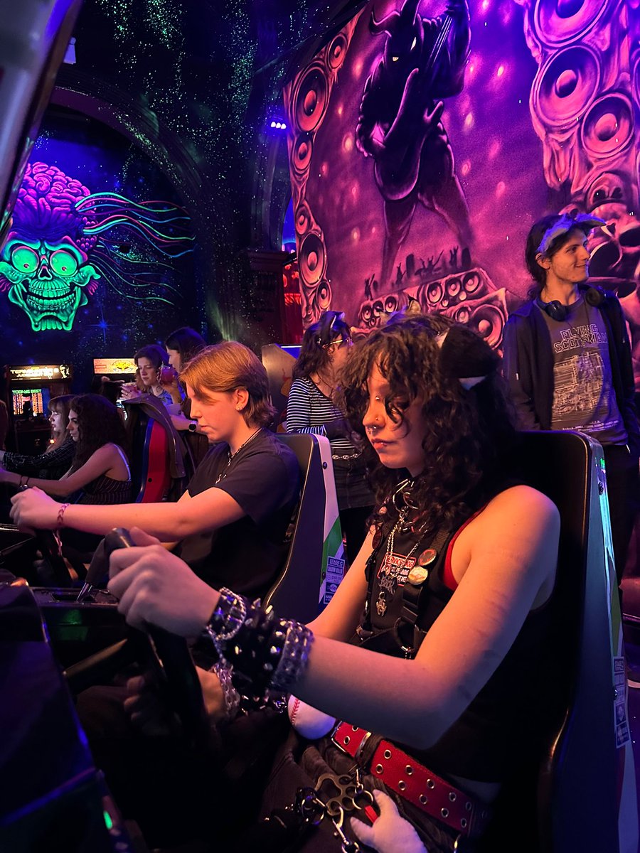 beck 🐾 tweet media