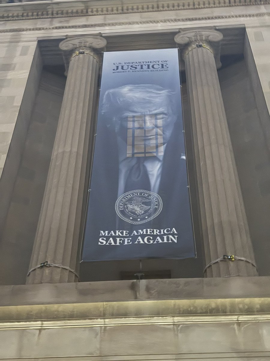 PollackHunter's tweet image. New banners hung up at the Department of Justice! #fixit