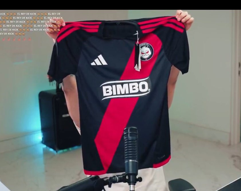 JantCD's tweet photo. Si el zeinternacional 3 no sucede da igual, esta comunidad es mas de conversar, jugar con los especiales, jugar poppy playtime que consta de 5 partes xD, ver a Persas FC ganar su primer partido con la nueva camiseta, la noche dorada y zentral studios https://t.co/LTFkBHftKy