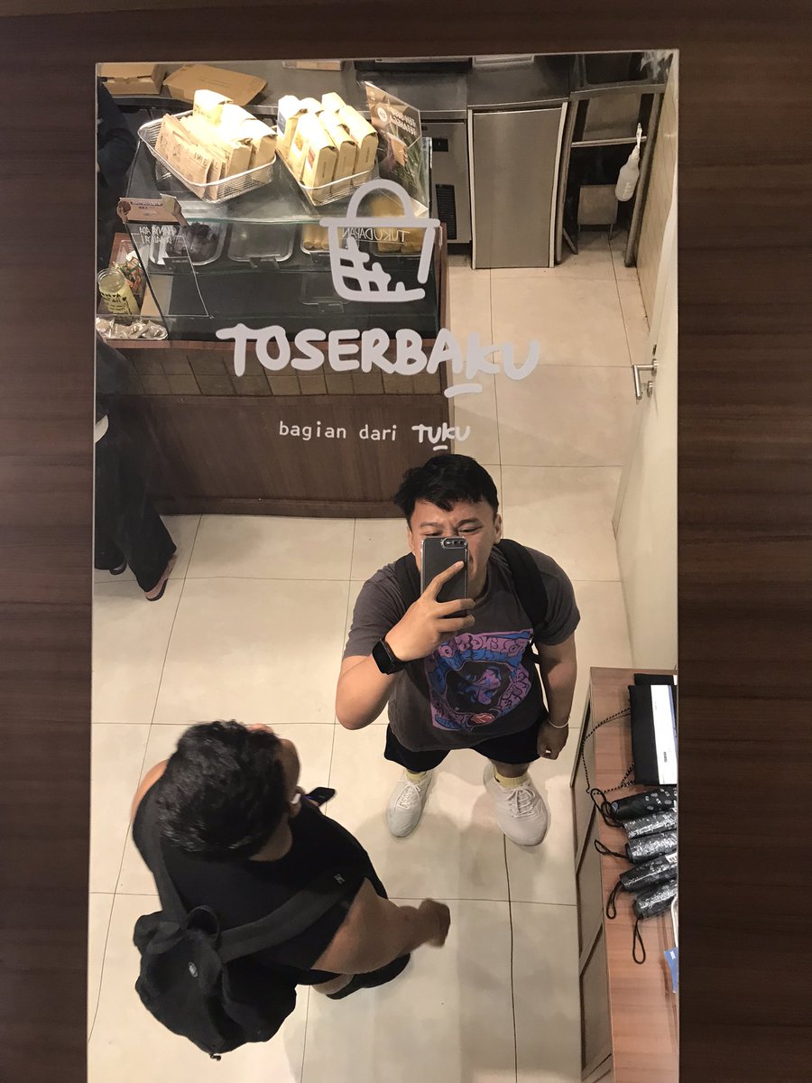 UBAE🧛‍♂️ tweet media