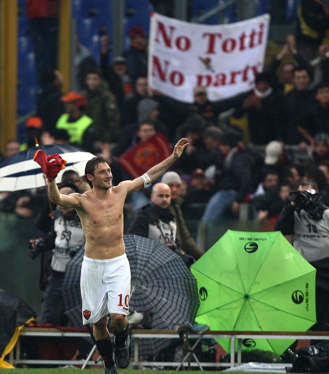 AS Roma Pics That Go Hard tweet media