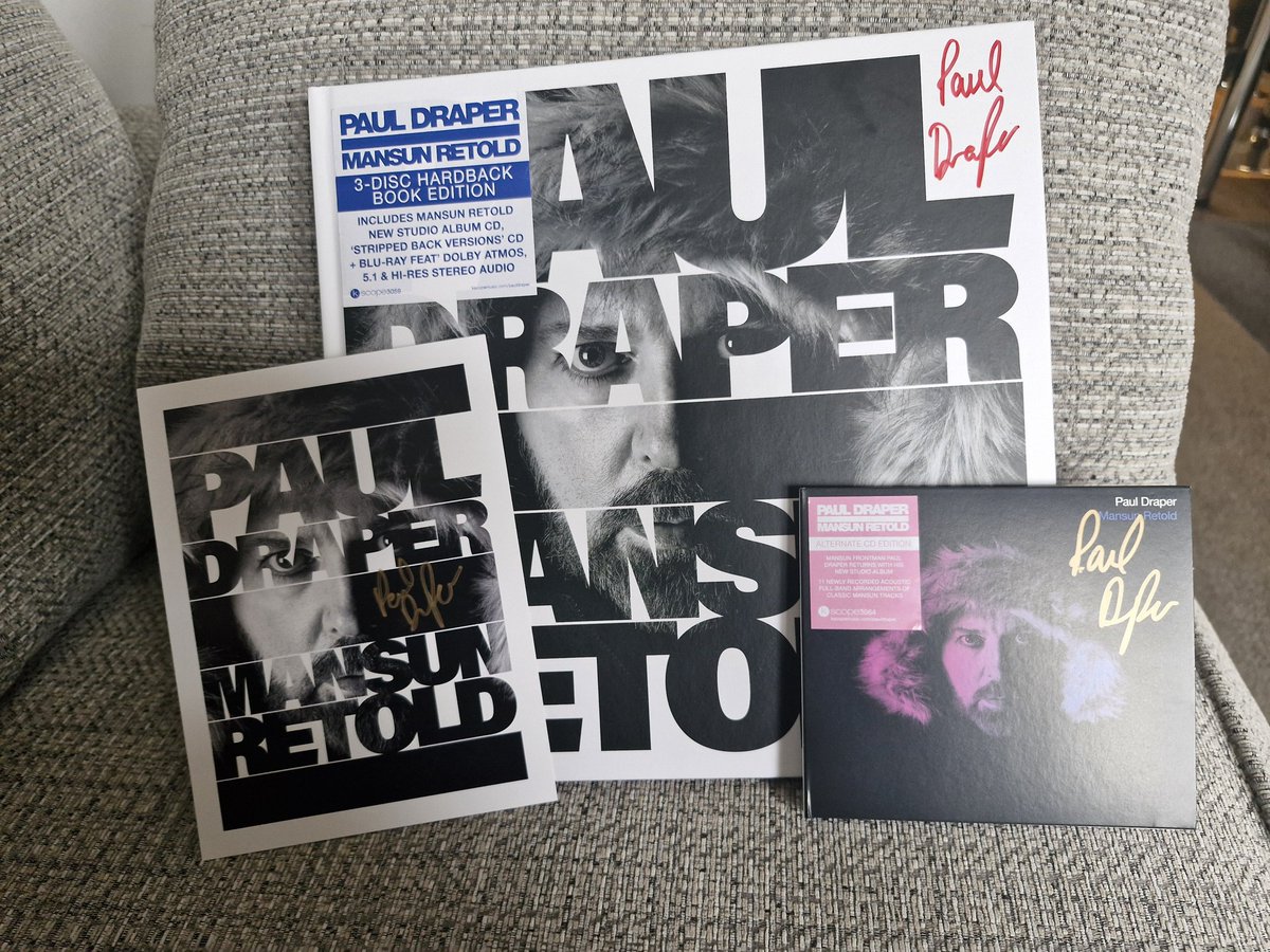 Woohoo! They're here. And a vinyl to get this evening at the <a href="/beyond_vinyl/">BEYOND VINYL</a> signing 💜💜💜 <a href="/mansunband/">Mansun</a> <a href="/PaulDraper/">Paul Draper</a>