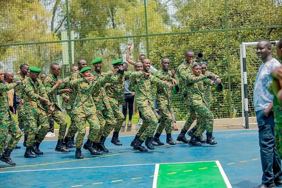 JustinAuraa's tweet photo. Republican Guard 🇷🇼❤️
Umutekano, ubunyamwuga n’ubwitange ku Gihugu.
Ishema ry’Igihugu, ikimenyetso cy’imbaraga n’icyizere.
#Rwanda #RepublicanGuard #Ishema 🇷🇼 https://t.co/5ZporUMlME