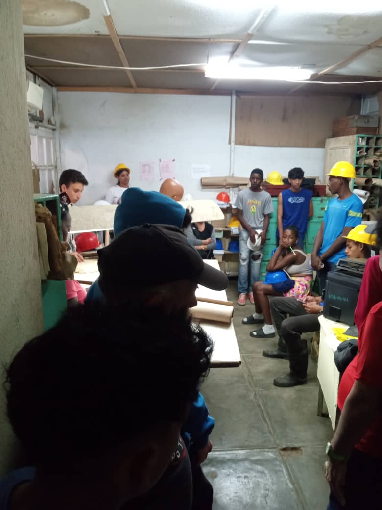 Estudiantes de práctica  en la industria azucarera, con la presencia de  historiadores del municipio, participaron en actividad por el 110 aniversario de la fundación del poblado Elia, actualmente municipio Colombia.
<a href="/CubaMined/">MINED</a>
<a href="/LorenzoOsbel/">Osbel Lorenzo</a> 
<a href="/RafelAngelGonz1/">Rafel Angel González Rodríguez</a>