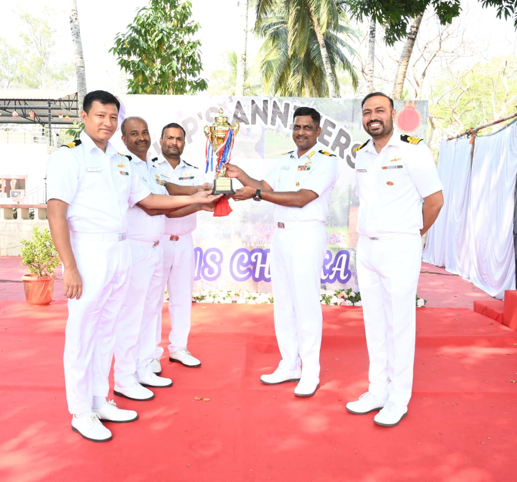 INS Chilka tweet media