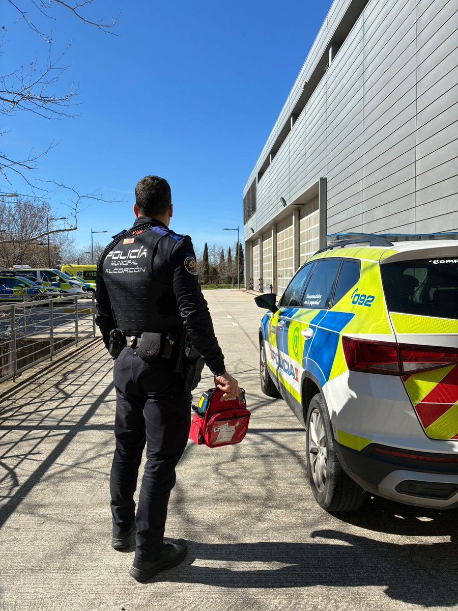 🚨 ACTUACIÓN EN PARADA CARDIORRESPIRATORIA 🚑💙
Recibimos aviso en un gimnasio del polígono Urtinsa,  en Alcorcón.
Un varón de 47 años se ha desmayado y se encuentra en parada cardiorrespiratoria.