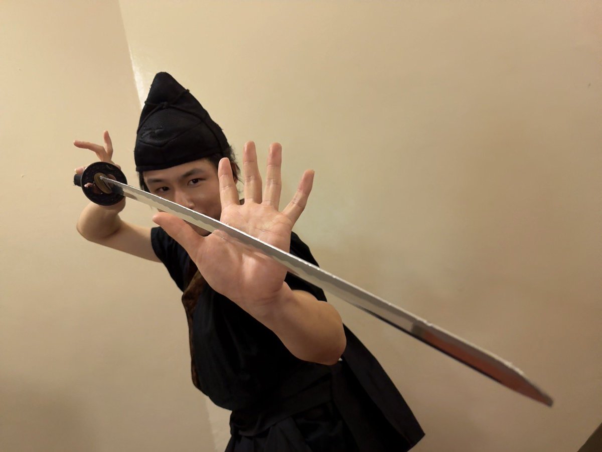 ミュージカル『#刀剣乱舞』
　〜静かなる夜半の寝ざめ〜

東京凱旋初日ありがとうございました！！
久々の東京。2ヶ月前の初日のことを思い出しました。
明日はマチソワ！！

2部衣装解禁！！

残り11公演。

#刀ミュ
#しずよわ