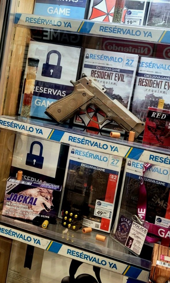 nic_runa's tweet photo. Preparando la salida de #ResidentEvilRequiem por todo lo alto en @VideojuegosGAME Talavera Alfares!!
Con algunos personajes de otras entregas como invitados de lujo 👀👀
@PLAION_ES 🧟‍♂️🧟‍♀️ https://t.co/p9L64Ct2r6