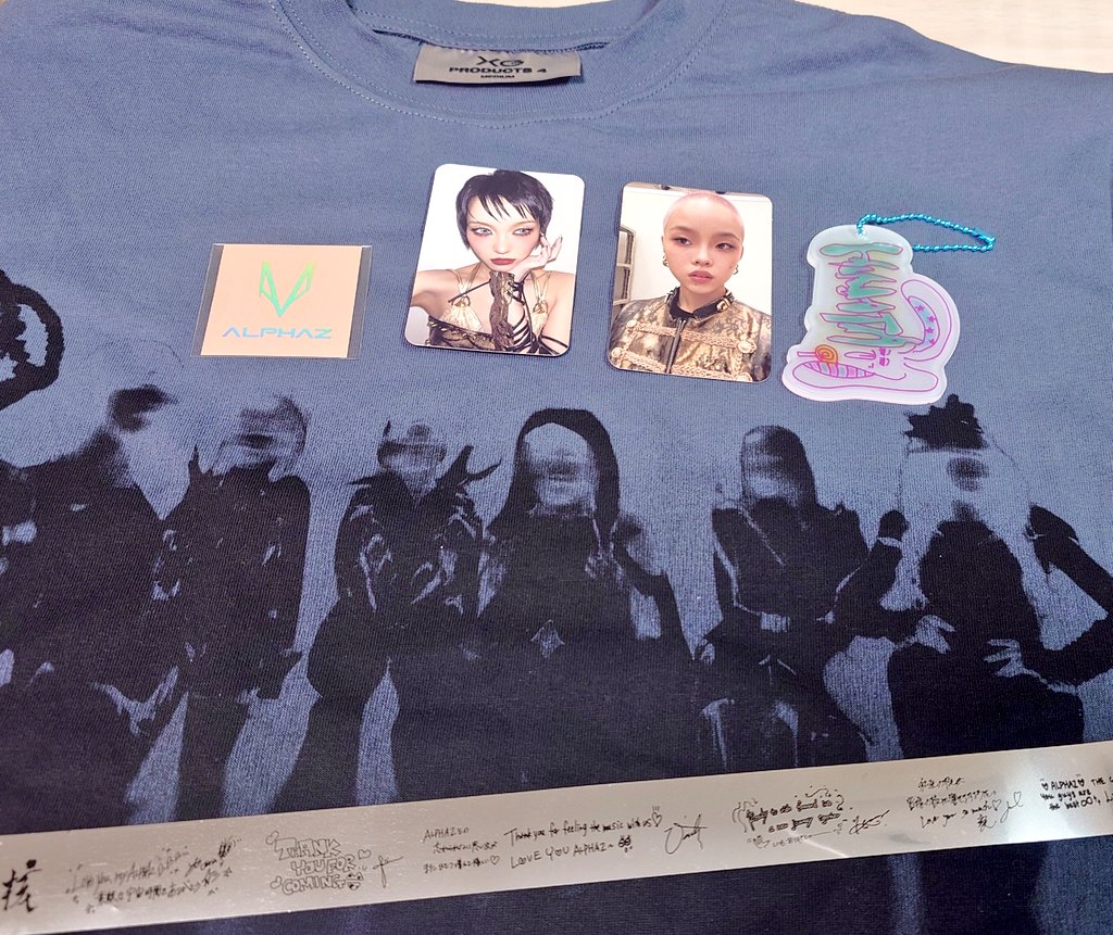 えっくすじーちゃんのライブでら良かったがね😊 銀テープとれたよ！😆