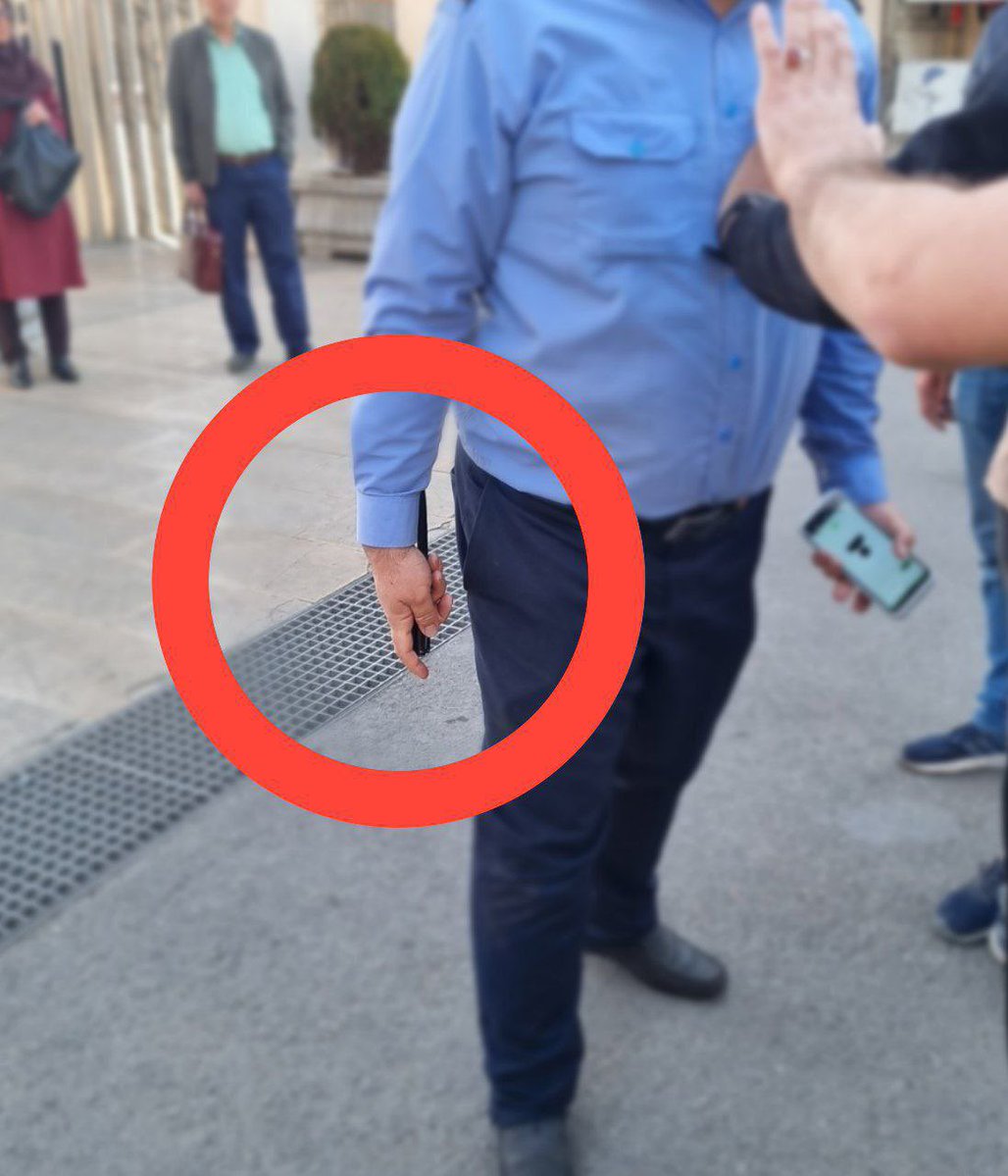 hamid7482's tweet image. RT @BehnamZapata2: جاکش ، اسلحه نتونستی ببری توی دانشگاه چاقو میکشی؟