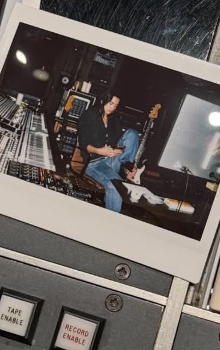 The Queen Dua Lipa is in Studio !!! 🎙
