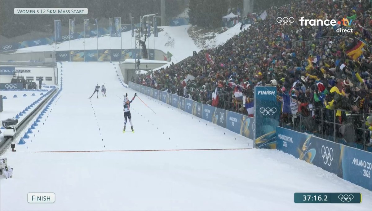 fondationsport's tweet photo. #biathlon

Océane MONSTRUEUSE qui va chercher cette médaille d'or 🥇

OUIIIIIIIIIIIIIII c'est si beau, j'en ai les larmes aux yeux 🥹

#AllezLesBleus #MilanoCortina2026 https://t.co/LoLtvYW0le