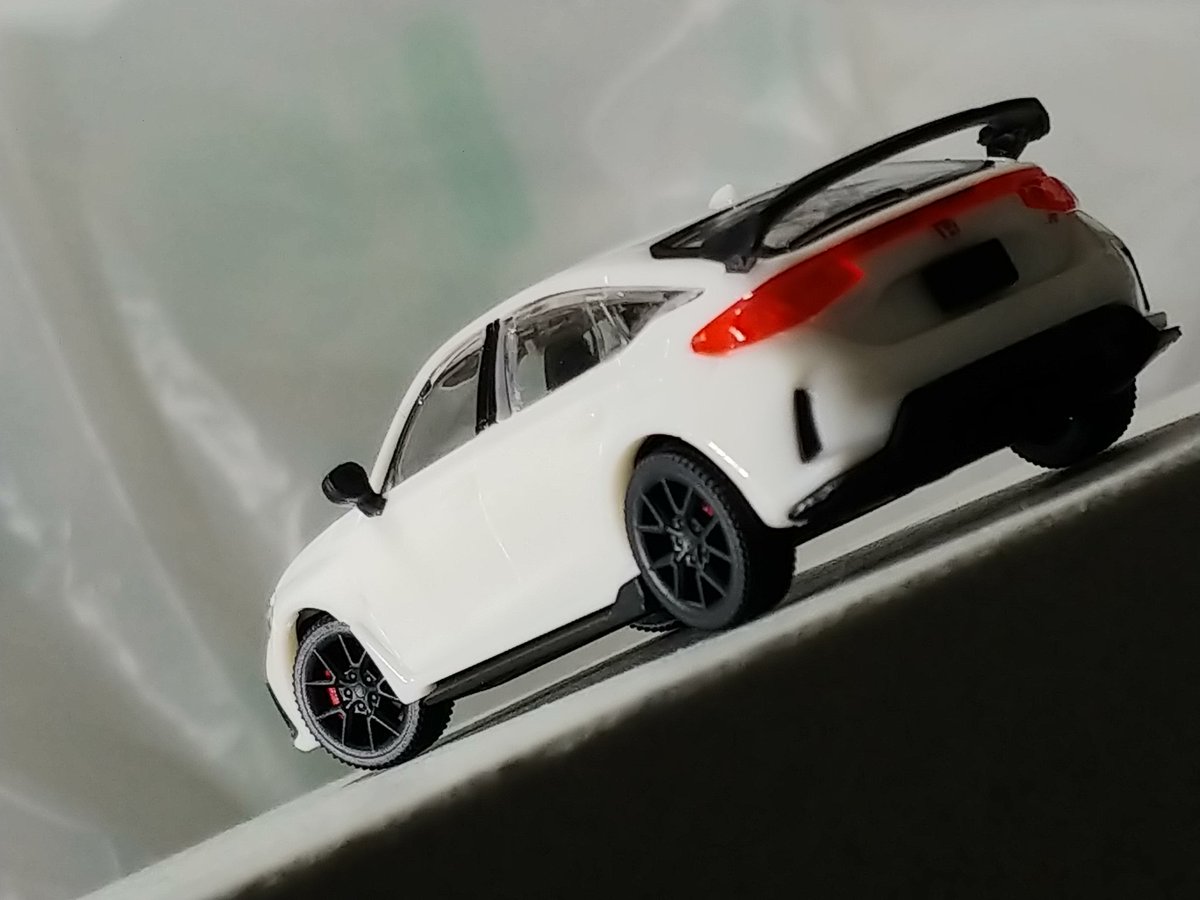 ガチャガチャでシビックのプラモデルが出てるんだけど、とんでもない
