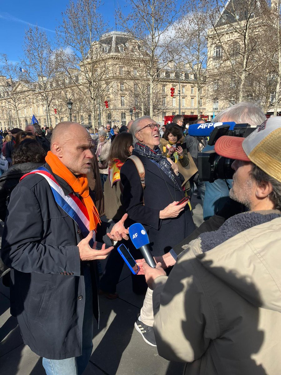 Présent Place de la République en soutien au peuple ukrainien 🇺🇦 qui se bat depuis 4 ans pour sa liberté et sa souveraineté.
Slava Ukraïni ! #StandWithUkraine