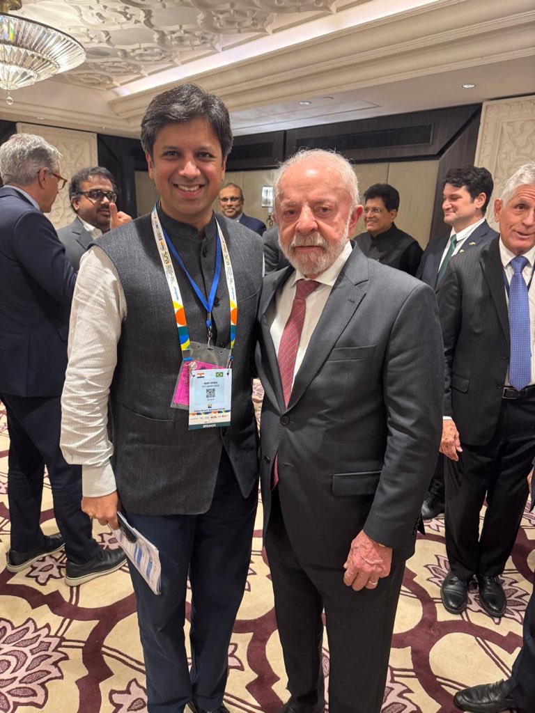 One of the coolest Presidents I’ve met — President Lula.

Despite the language barrier, what stood out was his body language. Comfortable with everyone in the room.

Leadership is often revealed not in words, but in presence. And his presence reflected a man deeply connected to