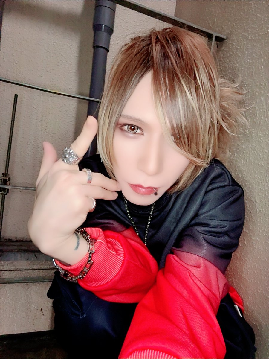 ephem_emiru's tweet photo. 昨日は池袋EDGEありがとうございました ·͜·
久しぶりのフルオリジナル楽しかった✨

NEXT→3.12 新宿ホリデー https://t.co/pyTh4dEoCd