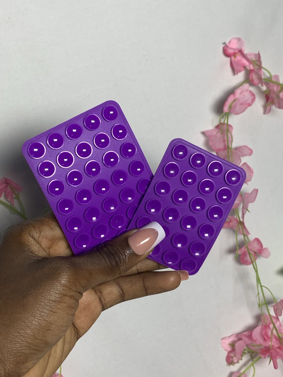 ChibisHub's tweet photo. Even if your phone is built like a brick, we’ve got you covered 😭

Big or small — the grip is gripping.

Small size 🏷️1,500
Big size🏷️2000 https://t.co/LBFPWMBdL9