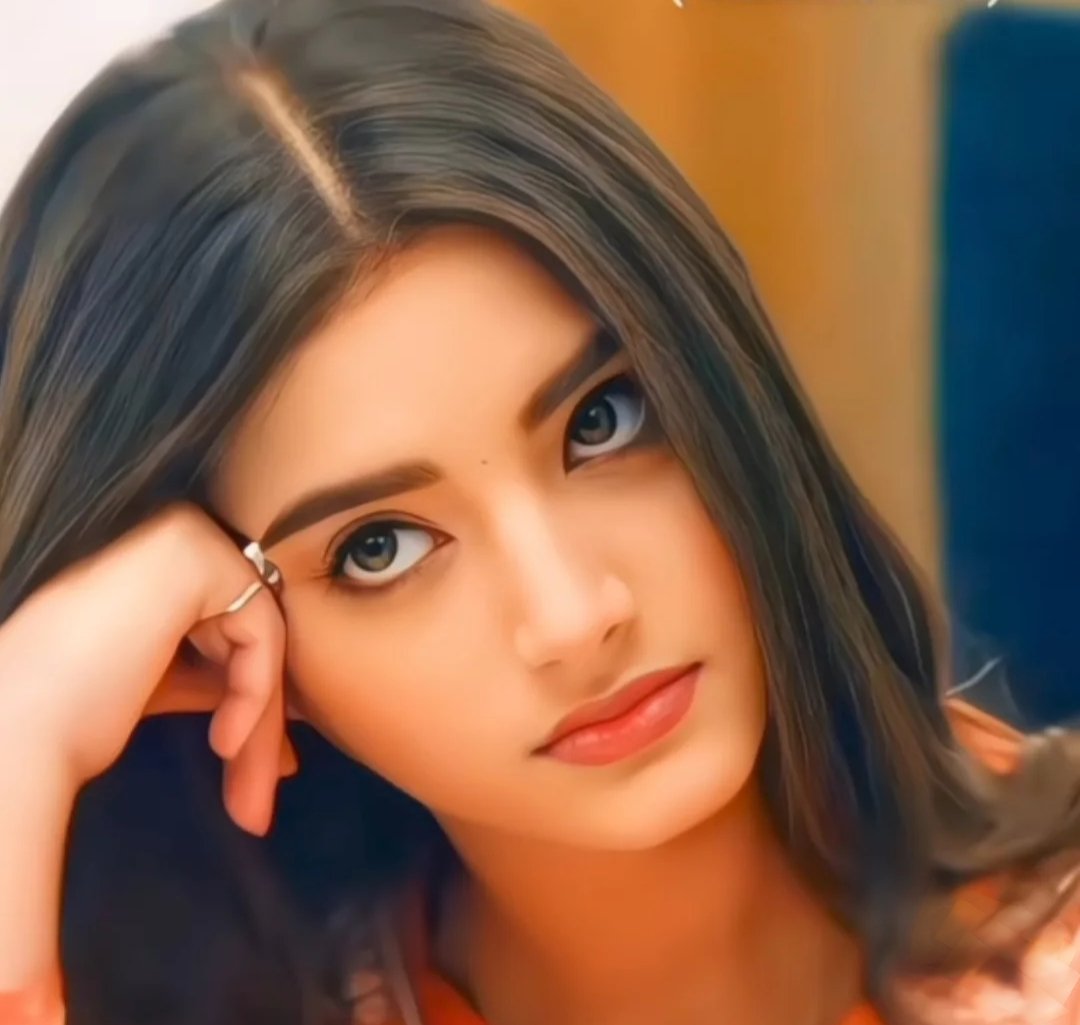 Nayab_011's tweet image. Apne pati se 2 ghante over time karwa lungi lekin,
Kisi bhi function mein dress repeat nhi karungi!🤍
#feelings #justforfun