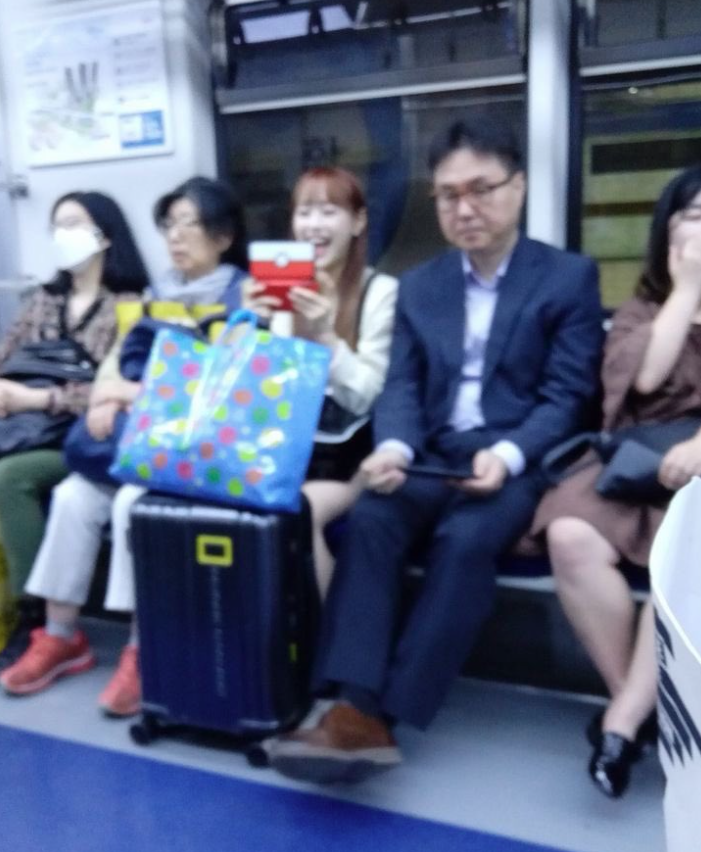 Chuu on the subway, 2020.