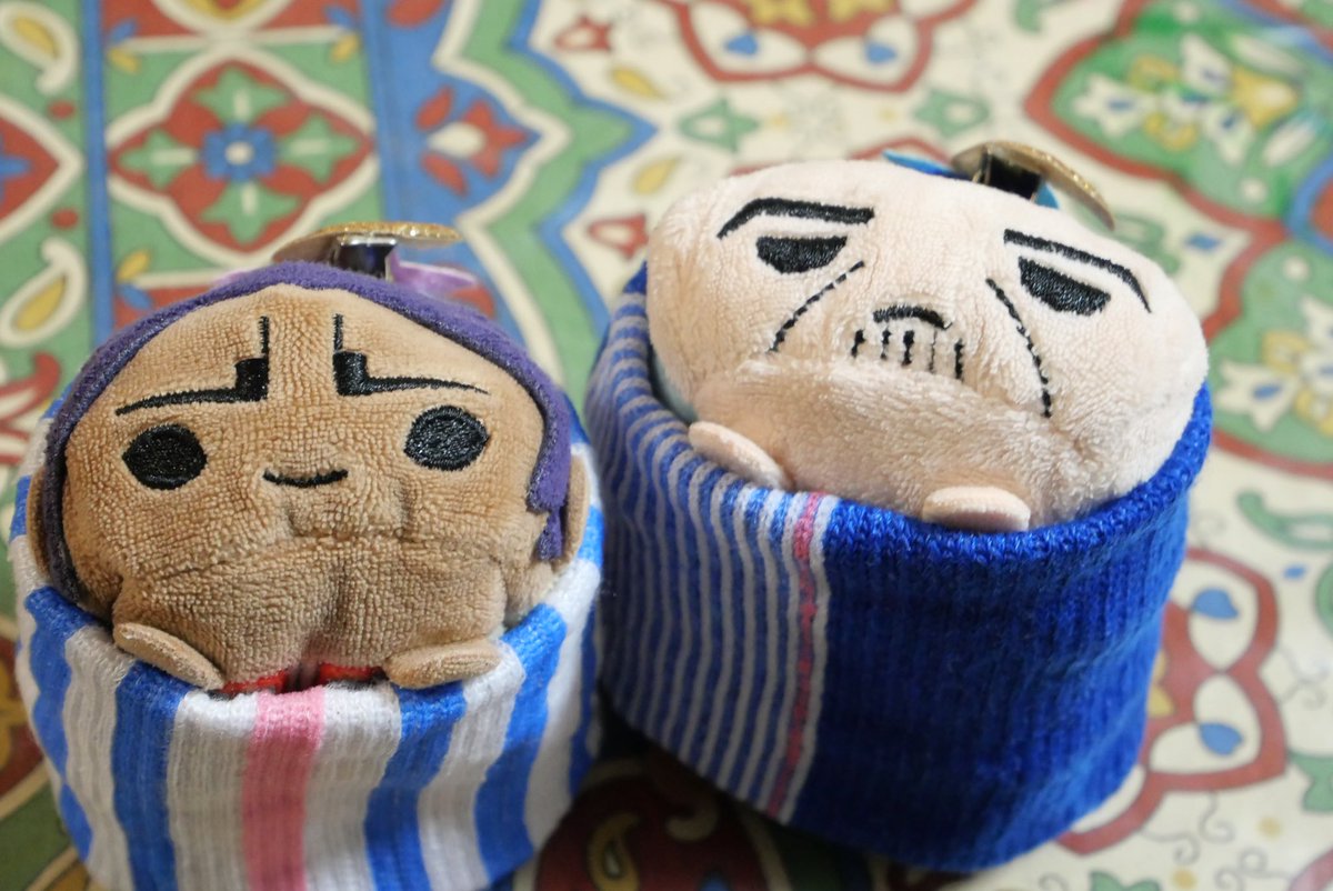 ｴﾙﾁｷﾀﾍﾞﾙ?
ｱﾒﾘｶｱﾝﾄﾞｸﾞ ﾀﾍﾞﾙ?

すこしぷかぷかするのでいろんなものでとめてみた。