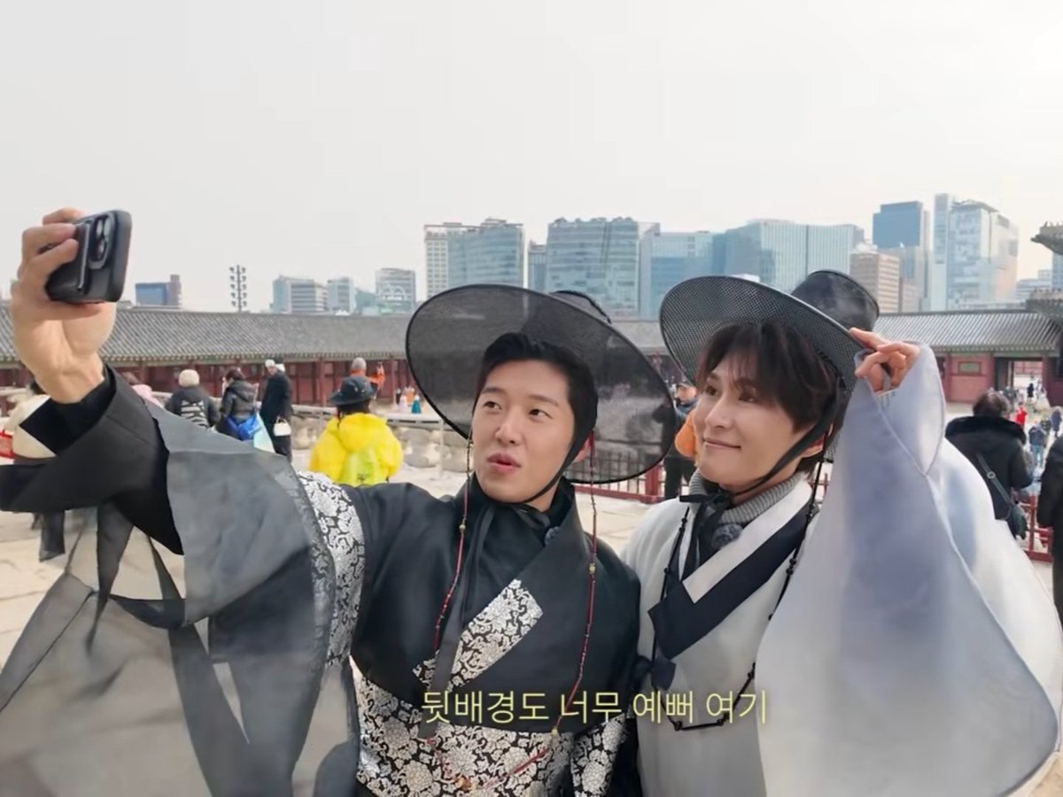 한복입은 은테, 응성이가 경복궁을 이러고 돌아다녔는데 목격담이 없었다고?

연뮤덕들 경복궁 안가는 거 티났다ㅋㅋㅋㅋㅋㅋㅋㅋㅋㅋㅋㅋㅋㅋㅋㅋㅋㅋㅋㅋㅋㅋㅋㅋㅋㅋㅋㅋㅠ ㅠ