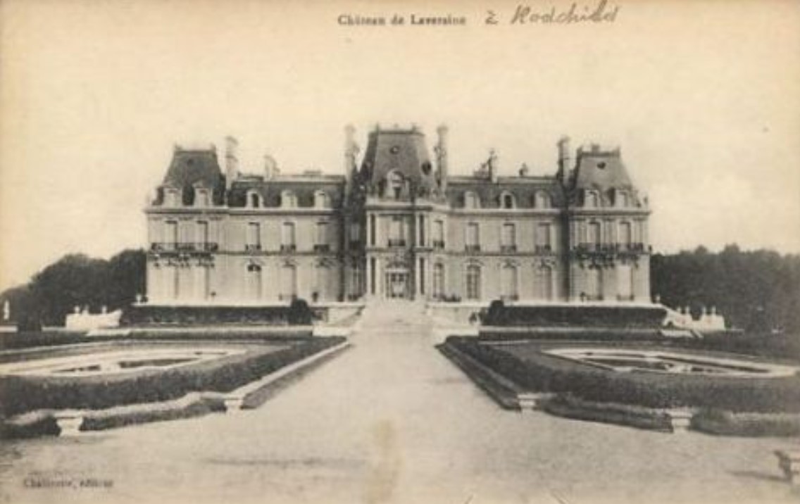 Elie de Rothschild et les "hommes de la rue du Bac"
Les Wexner, portefeuille de Jeffrey Epstein, a déclaré devant une commission parlementaire avoir engagé  celui-ci sur la recommandation d'Élie de Rothschild.
Voici ce que Wexner a dit: 
« Epstein m'a également donné une