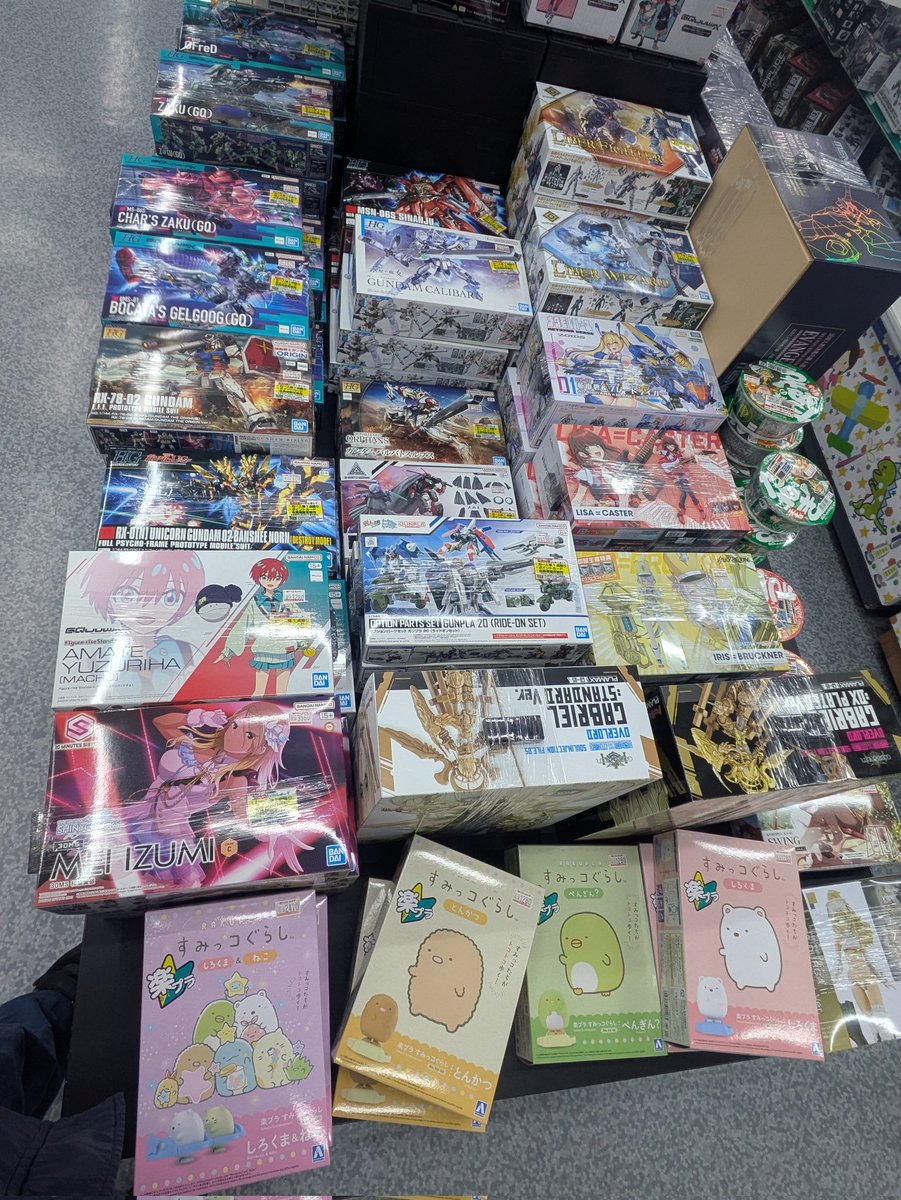 StoneStone_Man's tweet photo. また仕事帰りに #ヨドバシカメラ へ寄り道
かなりガンプラが買い易くなった気がする
新製品が並んでいたからつい���ってしまった

別の店では驚きの安価だったORIGINガンダムを衝動買い https://t.co/N2O4w3irdH