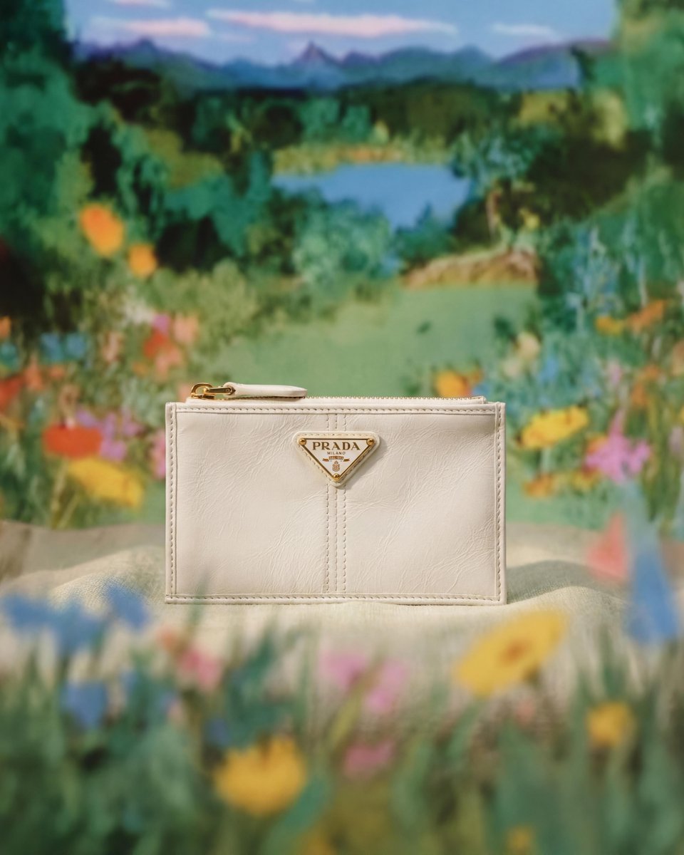 【PRADA 】ミラノ購入　財布 三つ折り　一粒万倍日　大安に！！⭐︎ 2025年3月10日(月)】吉日「一粒万倍日」と「天赦日」が重なる”最強開運