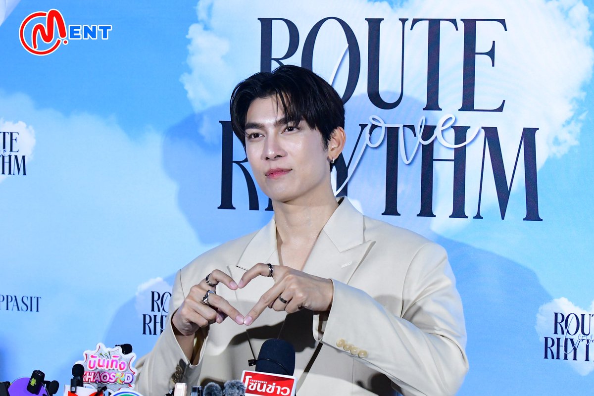 “มิว ศุภศิษฏ์” ช่วงสัมภาษณ์ ในงาน “Route Love Rhythm” Special B Day Fan Meet 

MEW ROUTE LOVE RHYTHM

#MeWBDFanmeet26
#MewSuppasit 
#มิวศุภศิษฏ์
#RouteLoveRhythm