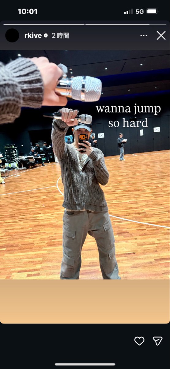 ナムさんがマイク🎤持ってる姿に胸熱😭😍15Kgも痩せて❗️カムバへの気合いを感じずにはいられない🔥春の日も近いてきた✨🌸

#RM 
#BTSComeback2026