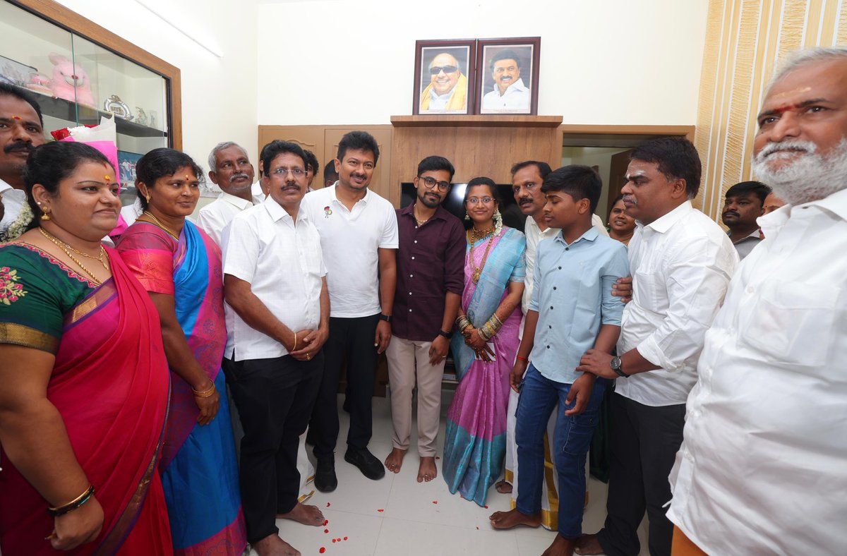 மாண்புமிகு மக்கள் நல்வாழ்வு துறை அமைச்சர் அண்ணன் மா.சுப்ரமணியன் அவர்களின் நேர்முக உதவியாளர் அருள் பிரகாசம் அவர்களின் சகோதரர் மகள் சபரி கேசவன் - மகேஸ்வரன் இணையர் இல்வாழ்வில் இணைந்துள்ள நிலையில்,

சென்னை நங்கநல்லூர், BV நகர், 2ஆவது தெருவில் உள்ள அவர்கள் இல்லம் சென்று மணமக்களை