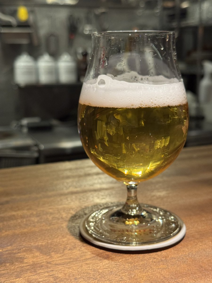 Jun_No13's tweet photo. 一階は混んでいたので二階へ🍻
#クラフトビール 
#SakuraTaps 
#ButterflyBrewery 
#和琴 
#NovoruBrewing × #BMBBrewery 
#Noviru2 https://t.co/B01P9fPBwm