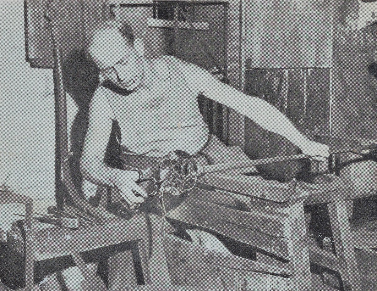 Nationaal Glasmuseum Leerdam tweet media