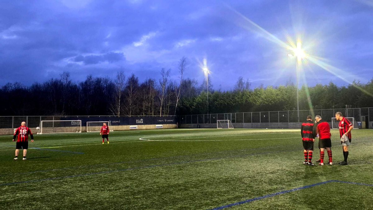 RRR_LUF's tweet photo. OKFC Kit Reveal in Penwortham β½π
Proud to see the OKFC kit reveal and to support such worthy recipients of the Stepping Stones Fund. Bringing people together through exercise, conversation & teamwork, building connections.
#RedRoseRecovery #SteppingStones https://t.co/PJII5izTHI