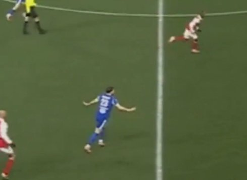Peut être on a recruté un pigeon voyageur on sait pas hein avec ses ailes ..
#TeamOM