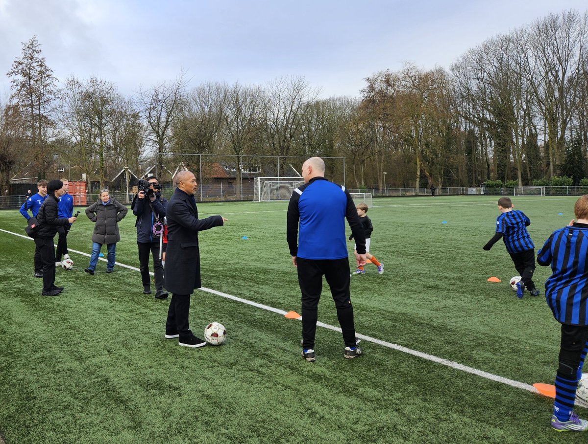 Vandaag Fuji TV, met Shinji Ono, te gast gehad bij #VVOR  bij een jeugdtrraining. Binnenkort meer op onze site.