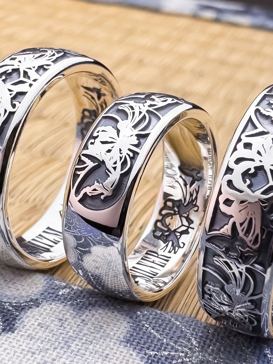 リングの内に外に黒蝶と彼岸花を彫り込んだリングが3点仕上がりました