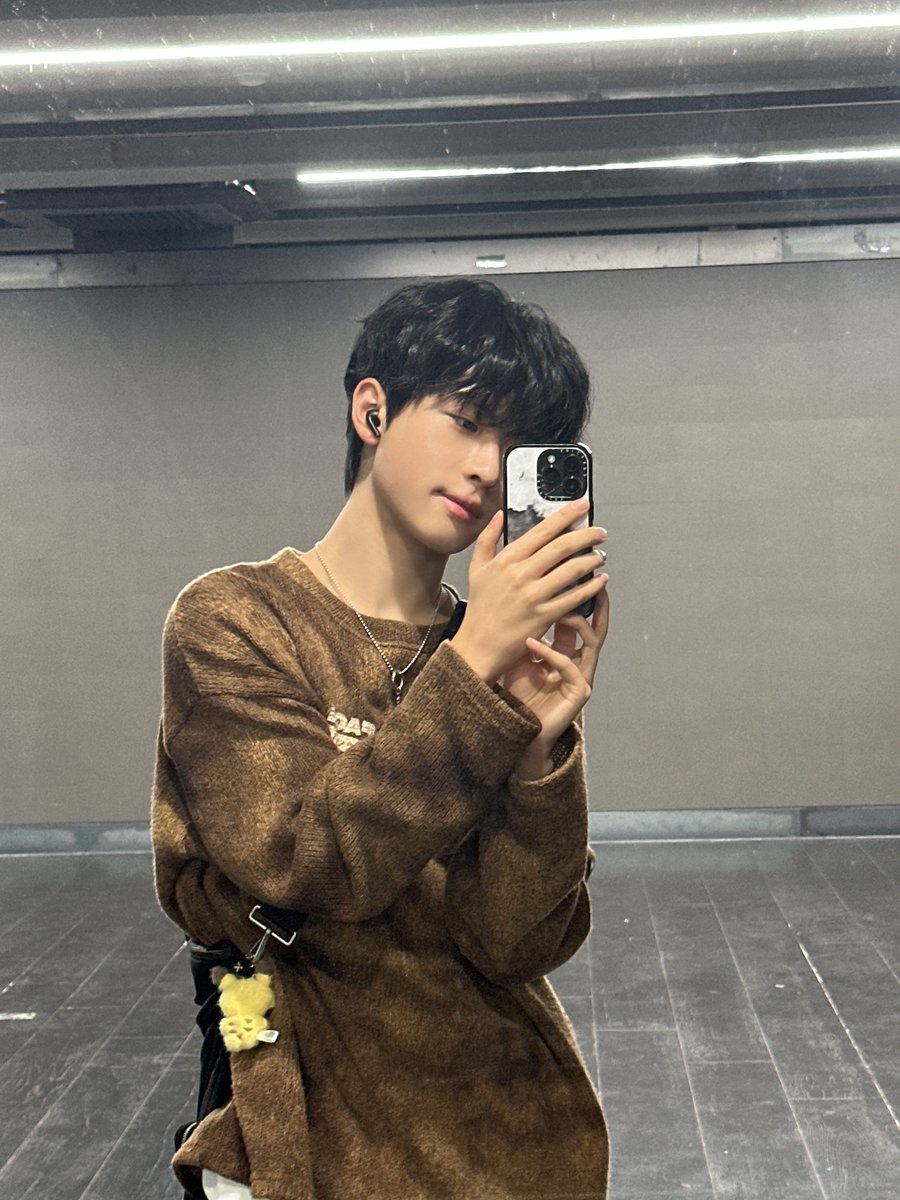 [#오현태] 

🐂

#FANTASYBOYS #판타지보이즈
#OHHYEONTAE