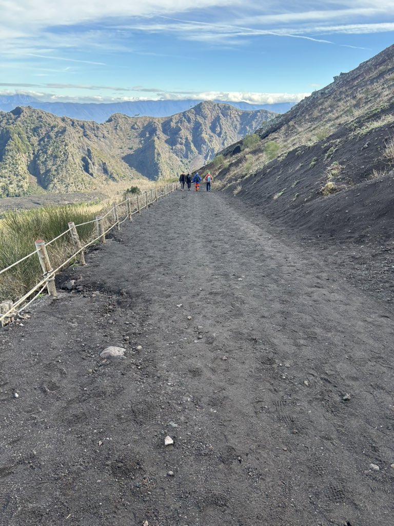 ST JOHNS SIXTH FORM tweet media