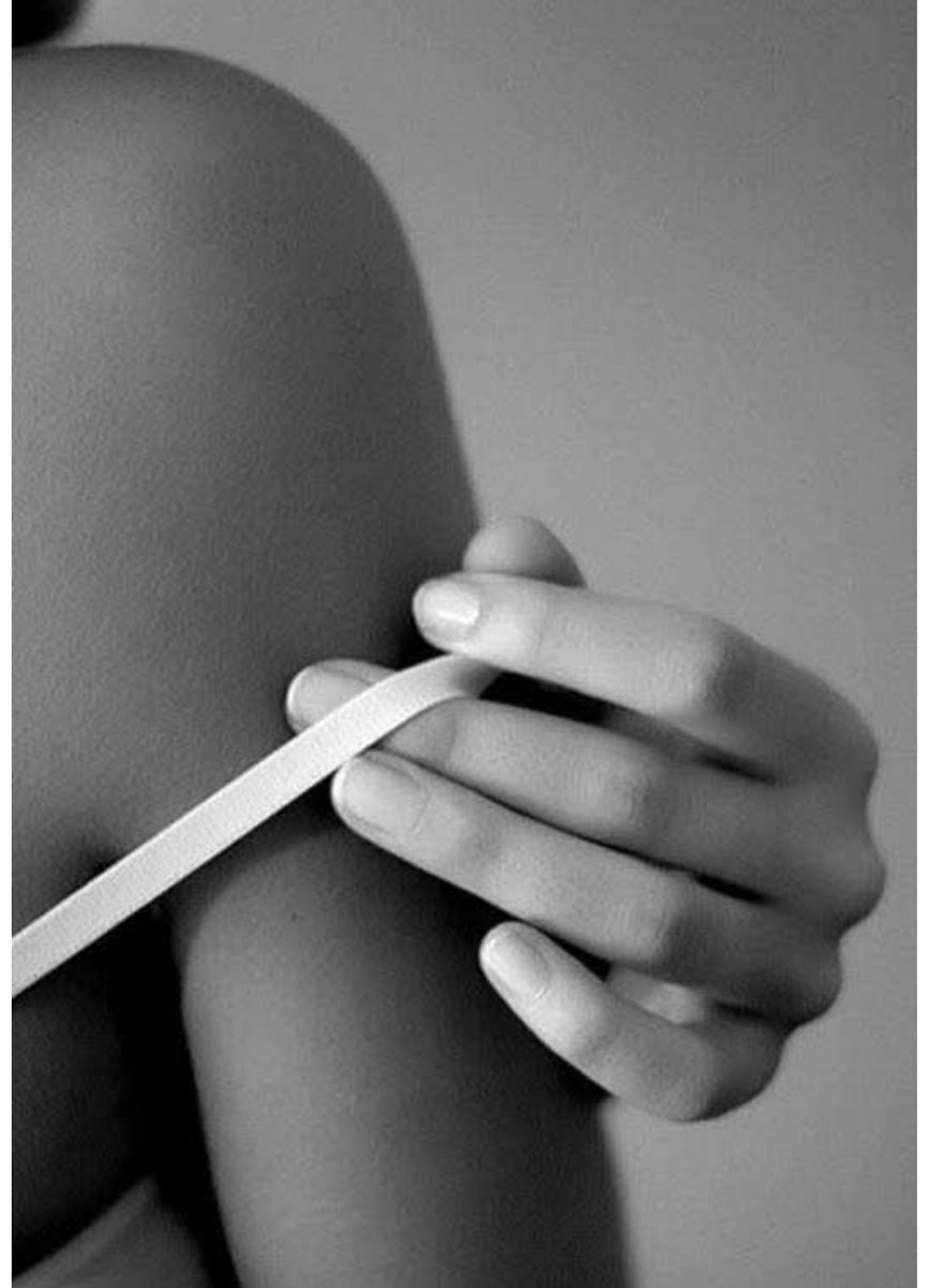 Cerca tre cose in una persona:
Intelligenza, energia e integrità.
Se non ha l'ultima, non si preoccupi delle prime due
      Buon sabato ☀️