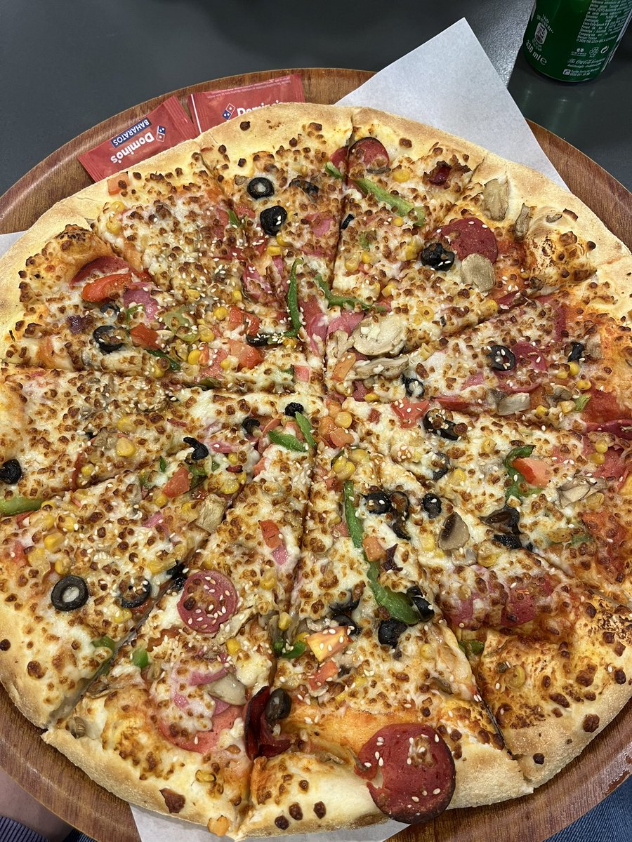kanka bol malzemos diye siparis verdik sunu sadece ekmek gelecigini bilsem gider 20TLye alirdim zaten ben bunun neyine verdim 450TL <a href="/DominosTR/">Domino's TR</a>