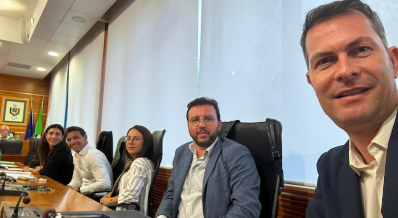 EAniballi's tweet photo. Guidonia – «Minacce e aggressioni digitali alla giornalista Elisabetta Aniballi»: la solidarietà dei consiglieri di opposizione https://t.co/6H6nBLn3F7 https://t.co/F4KhCi2rX2