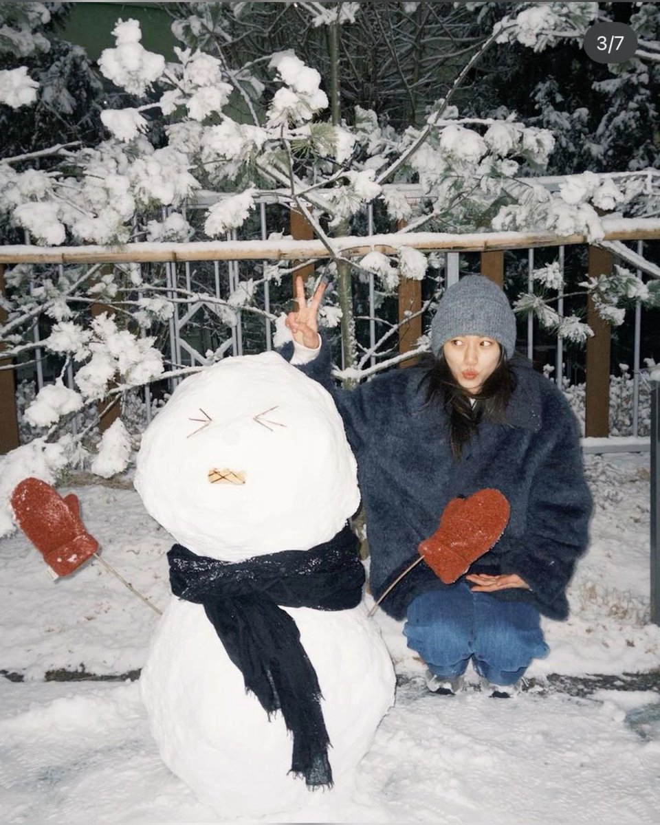 doyeonfile's tweet image. she has that 90s romcom main character type of beauty and aura