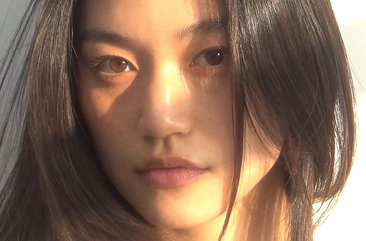 doyeonfile's tweet image. she has that 90s romcom main character type of beauty and aura