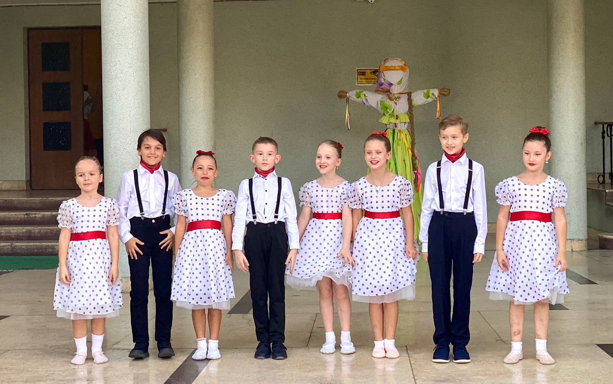 RusEmbIndia's tweet photo. 🇷🇺🥞 On February 20, the #Russia’n Embassy in #India hosted the traditional celebration of #Maslenitsa.
Students of the Alexander Kadakin School of the diplomatic mission prepared creative performances.
👉🏻 https://t.co/l3ptkHpaqI
#RussiaIndia
#DruzhbaDosti https://t.co/GxIB5YBXvM