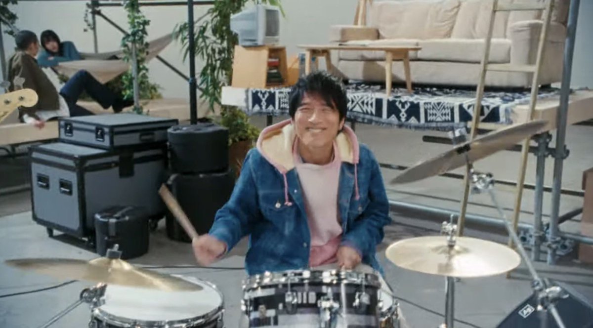 桜井さんのピンクのパーカーとドラマが新鮮🥁