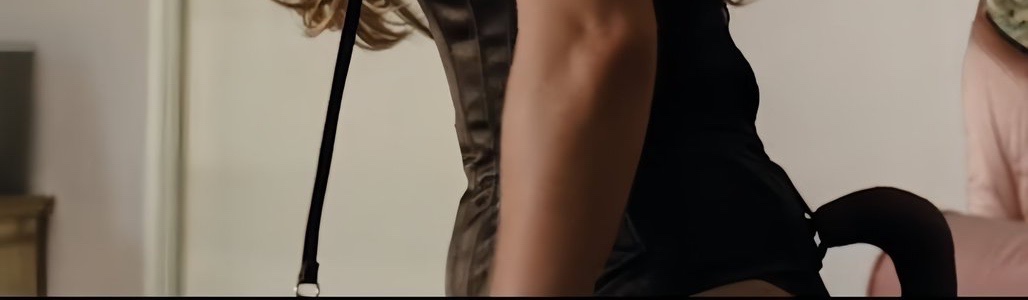 sweeneyjpgs's tweet photo. give a like to sydney sweeney or have a terrible march