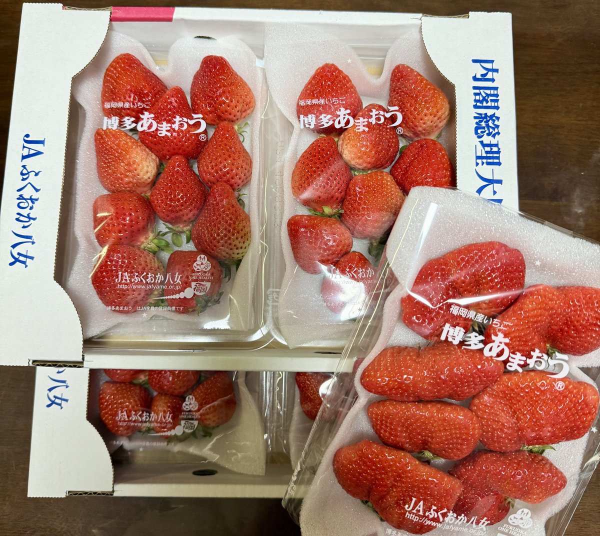 いちごいちごいちご〜〜〜〜〜🍓♡ 好きすぎて届いて早々2パック食べて
